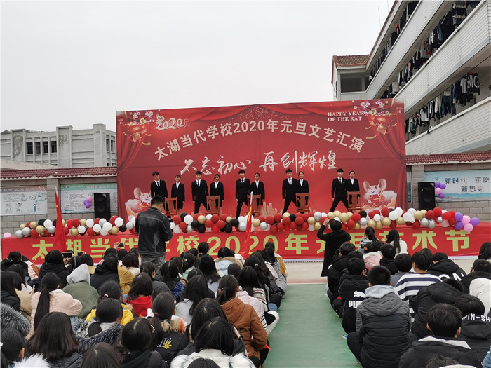 7ebdd8193a67ba0233ff6bc91084e48.jpg